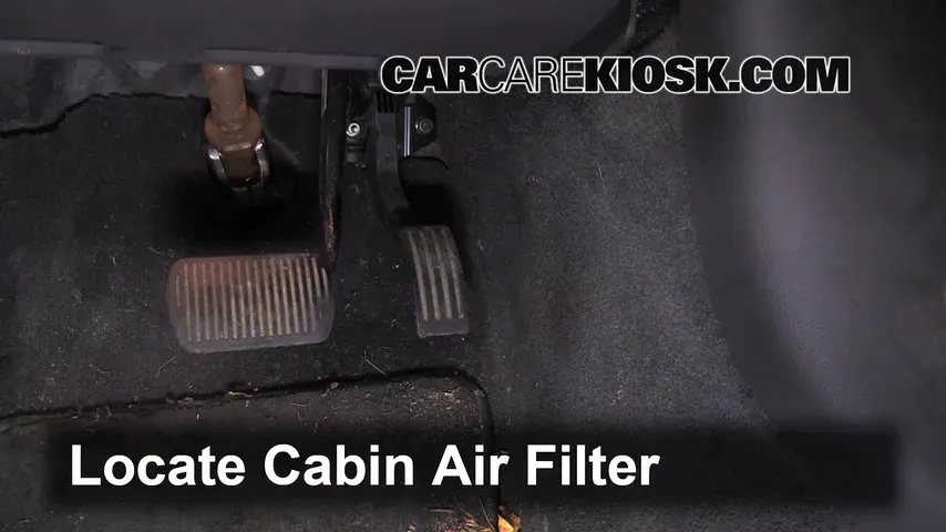 2005 Volvo S40 i 2.4L 5 Cyl. Air Filter (Cabin) Replace